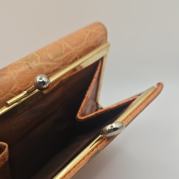 Salvatore Ferragamo Brown Croc Embossed Wallet with Bow - Picture 5 of 7